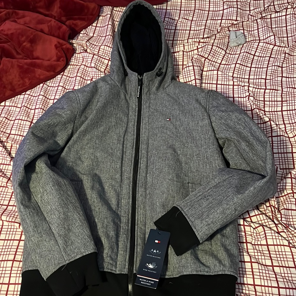 Men’s tommy hilfiger jacket, size medium